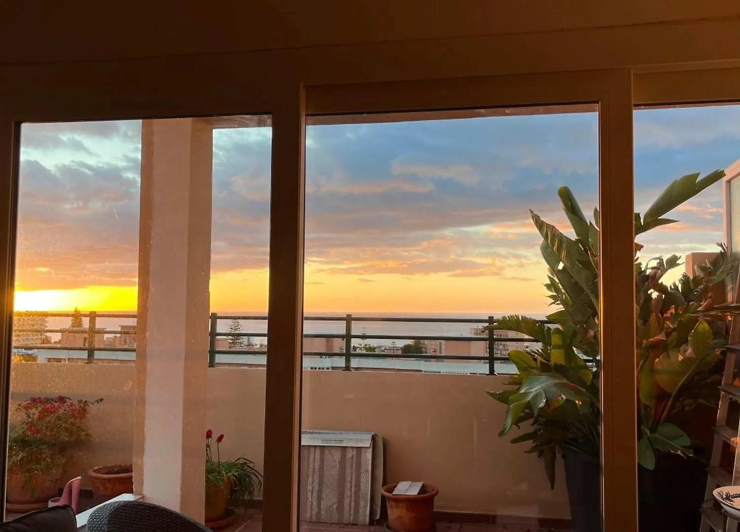Espectacular Atico Con Vistas Al Mar Y La Montana Apartment Torremolinos